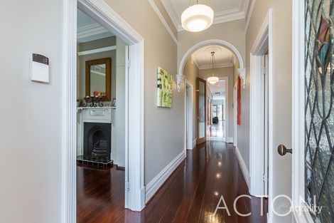 Property photo of 92 Hobart Street Mount Hawthorn WA 6016