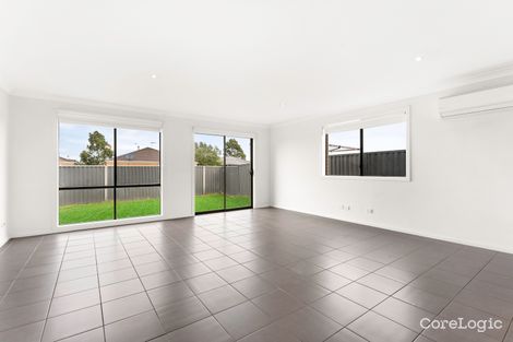 Property photo of 5 Orchard Valley Avenue Pakenham VIC 3810