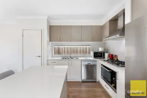 Property photo of 10 Torrington Street Point Cook VIC 3030