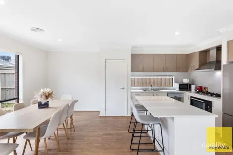 Property photo of 10 Torrington Street Point Cook VIC 3030