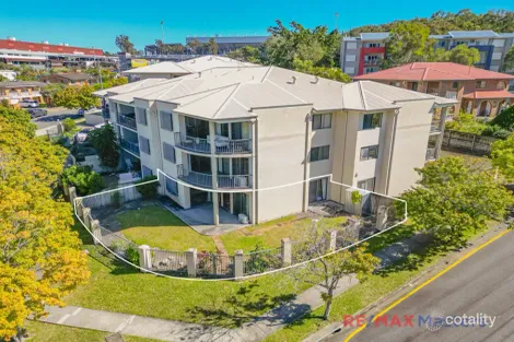 Property photo of 2/6 Omeo Street Macgregor QLD 4109