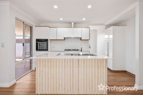 Property photo of 11 Grassdale Parkway Ellenbrook WA 6069