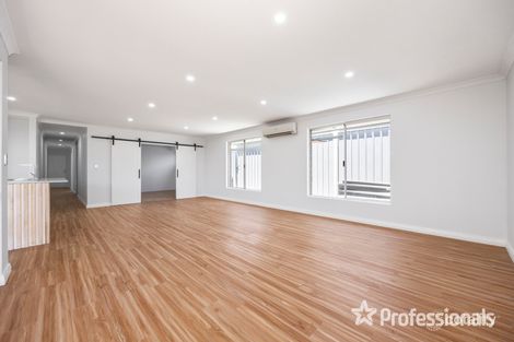 Property photo of 11 Grassdale Parkway Ellenbrook WA 6069