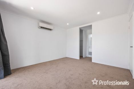 Property photo of 11 Grassdale Parkway Ellenbrook WA 6069