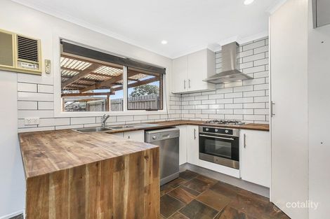 Property photo of 27 Earnshaw Drive Carrum Downs VIC 3201