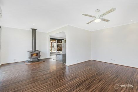 Property photo of 27 Earnshaw Drive Carrum Downs VIC 3201