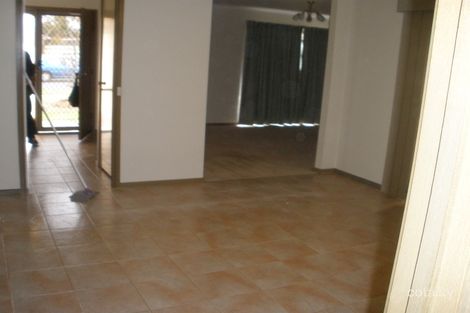 Property photo of 2 Reghon Drive Sunbury VIC 3429