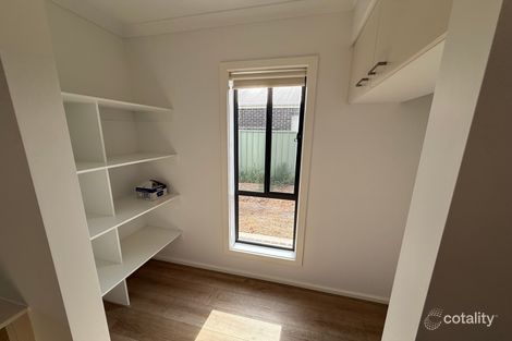 Property photo of 3 Cormorant Boulevard Kialla VIC 3631
