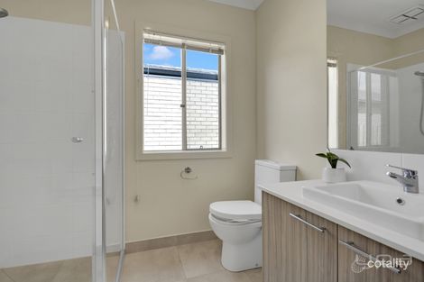 Property photo of 34 Mervyn Way Mambourin VIC 3024