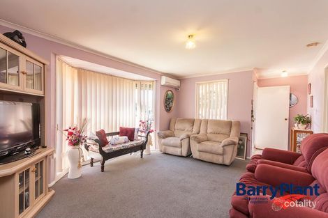 Property photo of 1/12 Tinara Court Cranbourne North VIC 3977