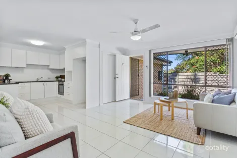 2/307 Government Rd, Labrador, QLD 4215