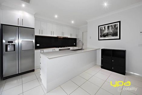 Property photo of 49 Keynes Circuit Fraser Rise VIC 3336