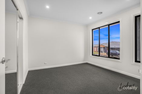 Property photo of 31 Adansonia Circuit Mickleham VIC 3064
