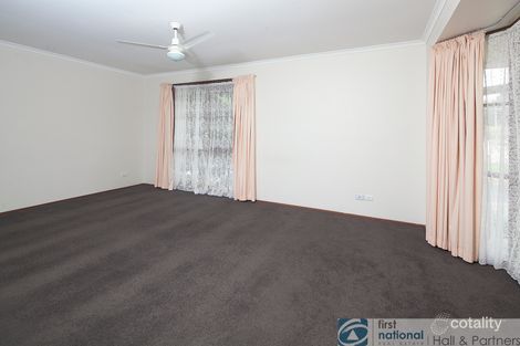 Property photo of 2 Sapphire Drive Hampton Park VIC 3976