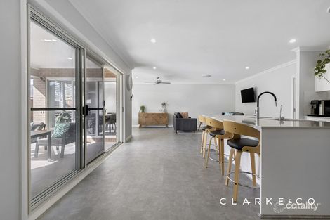 Property photo of 33 Swiftwing Close Chisholm NSW 2322