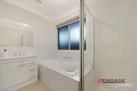 Property photo of 23 Greenleaf Circuit Tarneit VIC 3029