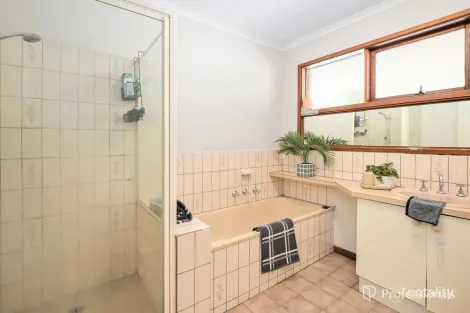 Property photo of 15 Holmes Road Yarra Junction VIC 3797