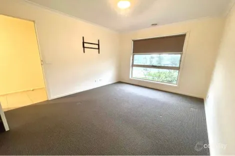 Property photo of 58 Fenway Boulevard Clyde North VIC 3978