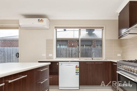 Property photo of 6 Avisha Way Narre Warren VIC 3805