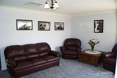 Property photo of 44 Langi Crescent Glenfield Park NSW 2650