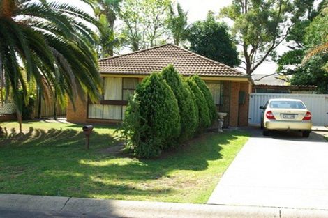 Property photo of 48 Lorenzo Crescent Rosemeadow NSW 2560