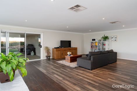 Property photo of 3 Park Place Lloyd NSW 2650