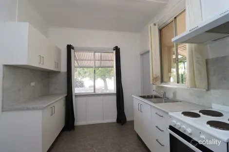 Property photo of 11 Merauke Street Soldiers Hill QLD 4825