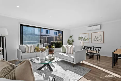 Property photo of 12 Hebrides Close Cranbourne West VIC 3977