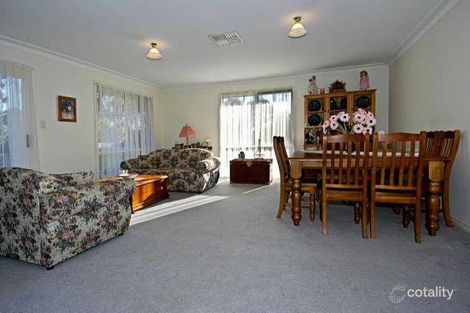 Property photo of 8 Balmoral Circuit Eltham VIC 3095