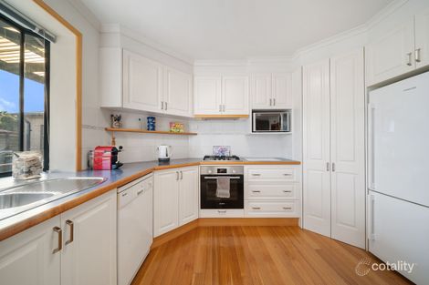 Property photo of 16 Macadamia Close Jerrabomberra NSW 2619