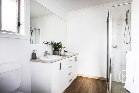 Property photo of 4 Almorah Street Doreen VIC 3754