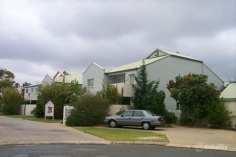 4/4 Waterway Ct, Churchlands, WA 6018