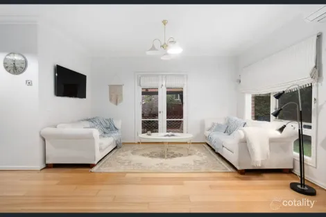 Property photo of 1 Lelean Close Bundoora VIC 3083
