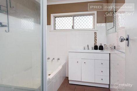 Property photo of 81 Tichborne Crescent Kooringal NSW 2650
