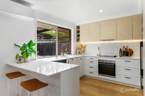 2/6 Oscar Ct, Oxenford, QLD 4210