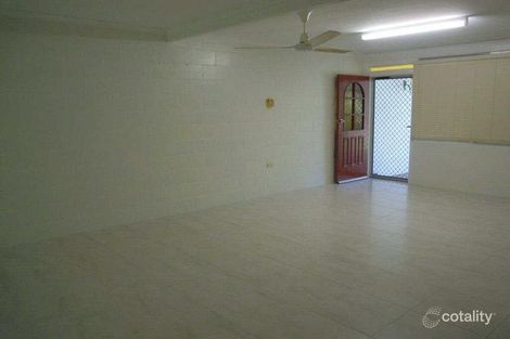 2/137 Albert St, Cranbrook, QLD 4814