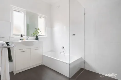 Property photo of 110 St Elmo Road Ivanhoe VIC 3079