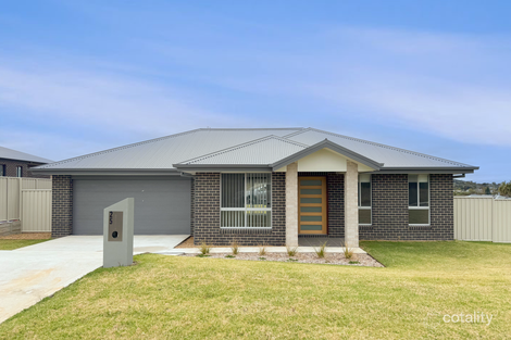 Property photo of 25 Vaucluse Place Parkes NSW 2870