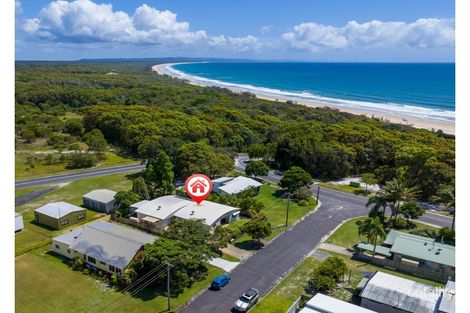 Property photo of 4 Ilmenite Avenue Rainbow Beach QLD 4581