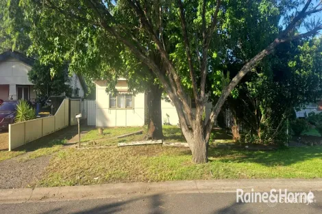 6 James St, Ingleburn, NSW 2565