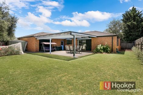 Property photo of 16 Julia Court Cranbourne North VIC 3977