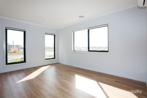 Property photo of 7 Opulent Boulevard Tarneit VIC 3029