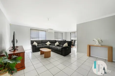 Property photo of 1 Helsal Circuit Shell Cove NSW 2529