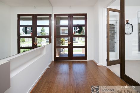 Property photo of 72 Elmswood Boulevard Keysborough VIC 3173