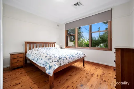 Property photo of 12 Blue Gum Avenue Ingleburn NSW 2565