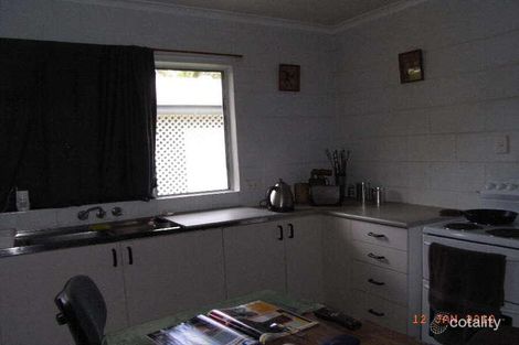 Property photo of 8 Dolphin Crescent Taylors Beach QLD 4850