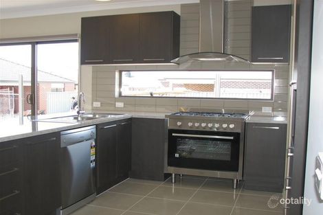 Property photo of 6 Hewitt Street Cranbourne East VIC 3977