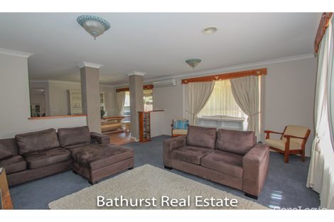 Property photo of 4 McGregor Way Kelso NSW 2795