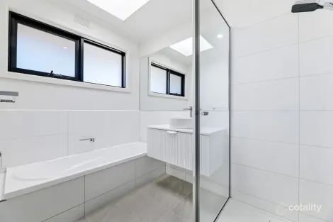 Property photo of 38 Tara Drive Frankston VIC 3199