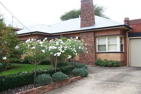 16 Grove St, Lake Wendouree, VIC 3350